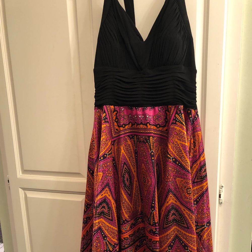 Dress with really beautiful colors-great fit